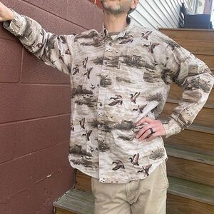 Columbia 100% Cotton Beige Duck Print Buttondown EUC SZ M